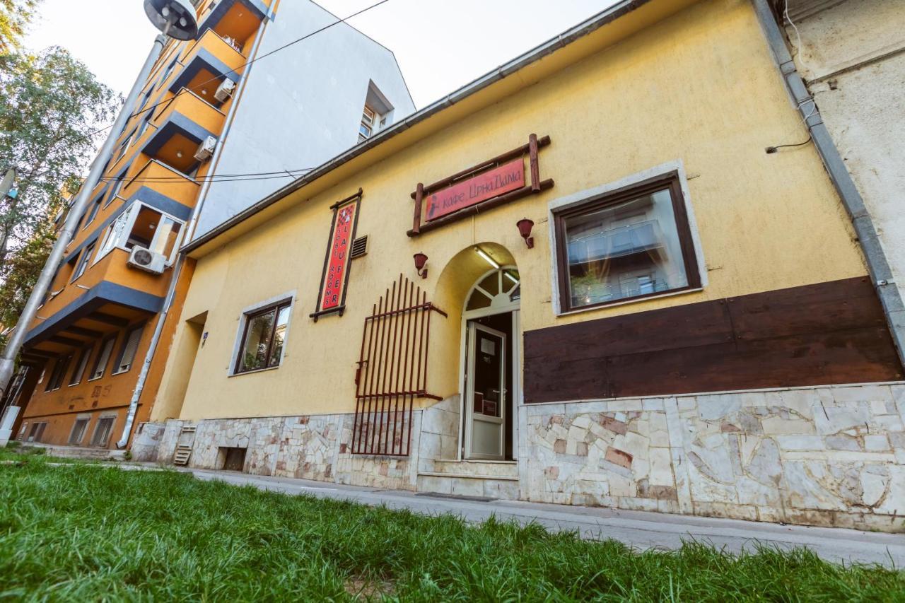 Laufer Hostel Novi Sad Bagian luar foto