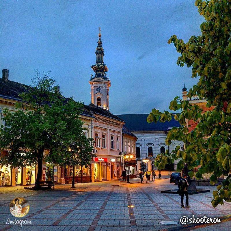 Laufer Hostel Novi Sad Bagian luar foto
