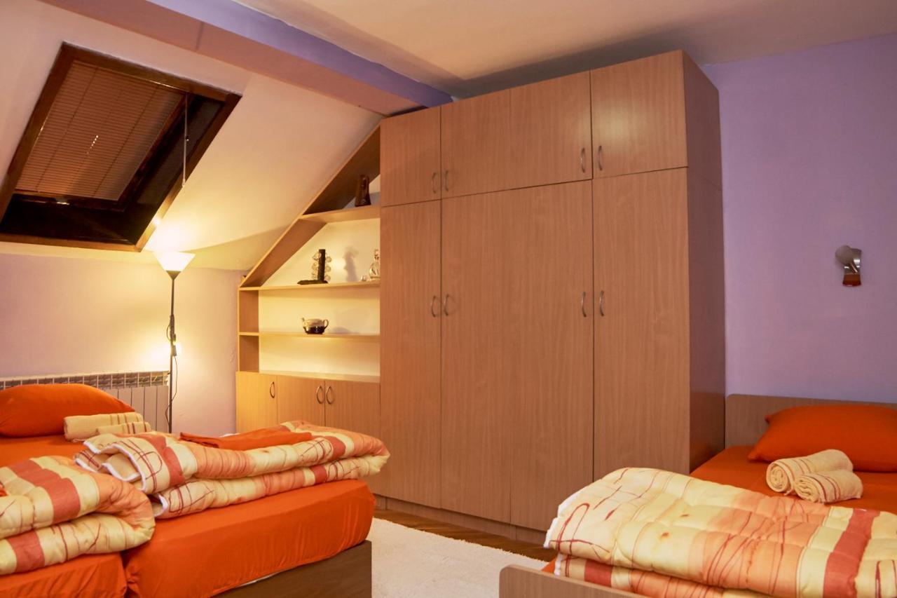 Laufer Hostel Novi Sad Bagian luar foto