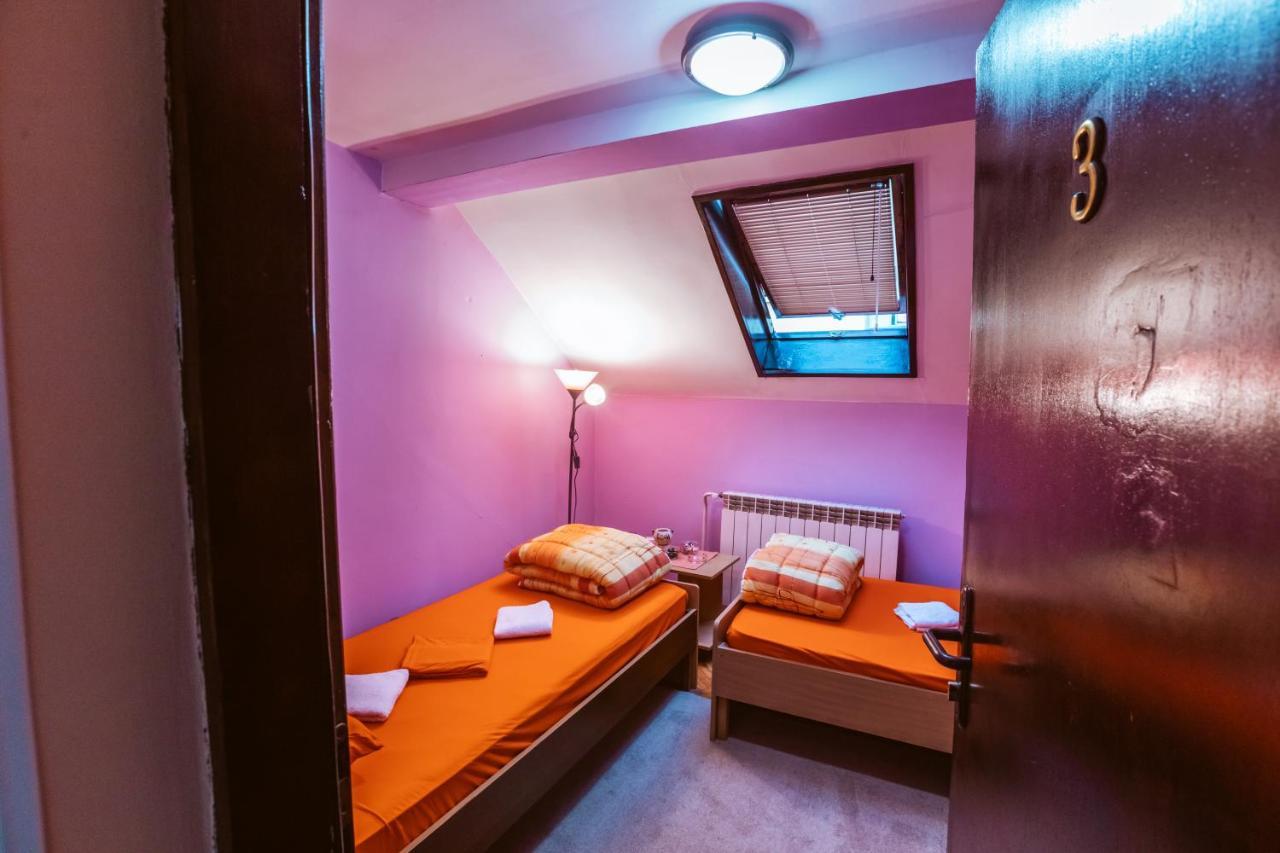 Laufer Hostel Novi Sad Bagian luar foto