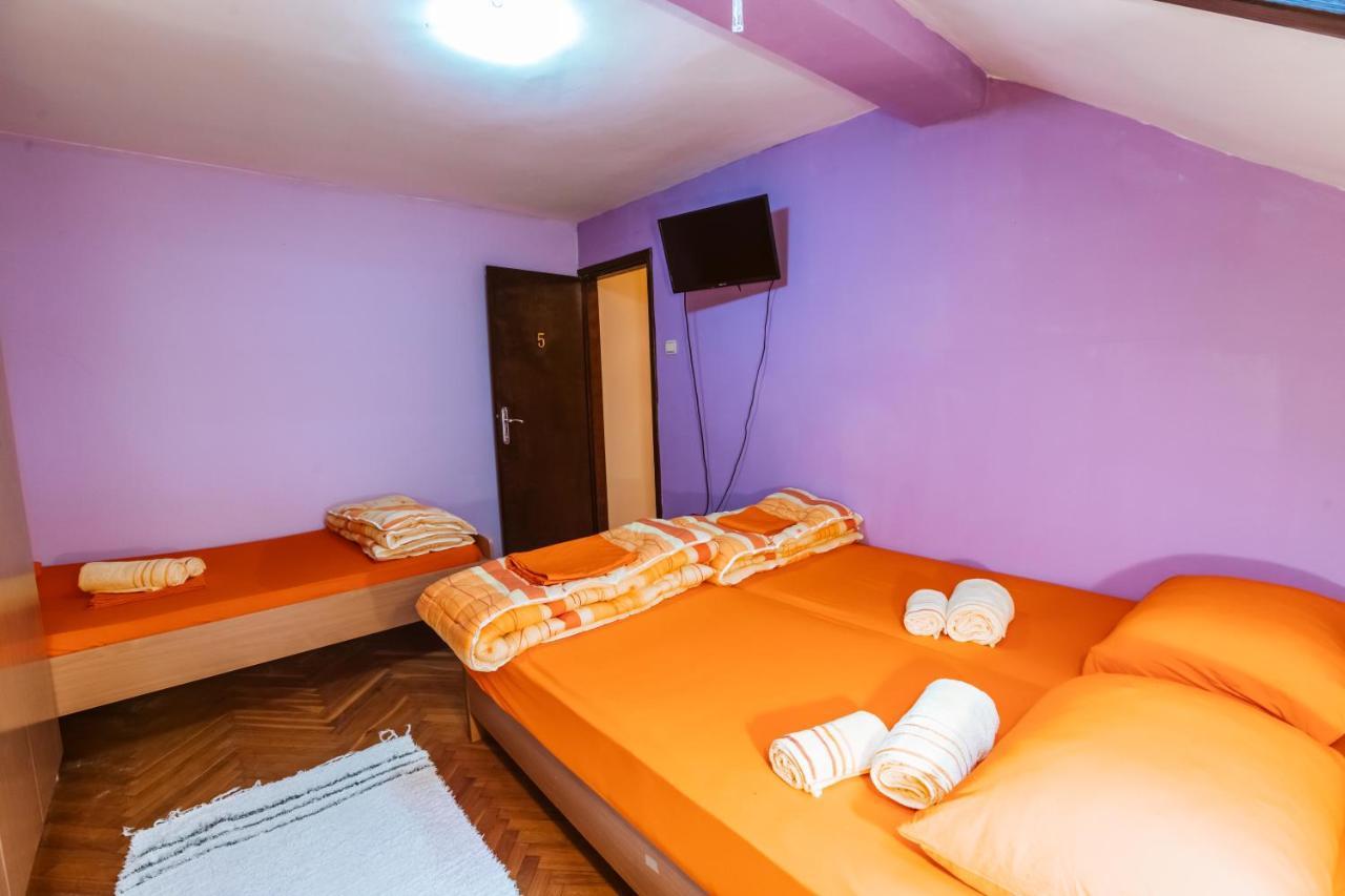 Laufer Hostel Novi Sad Bagian luar foto