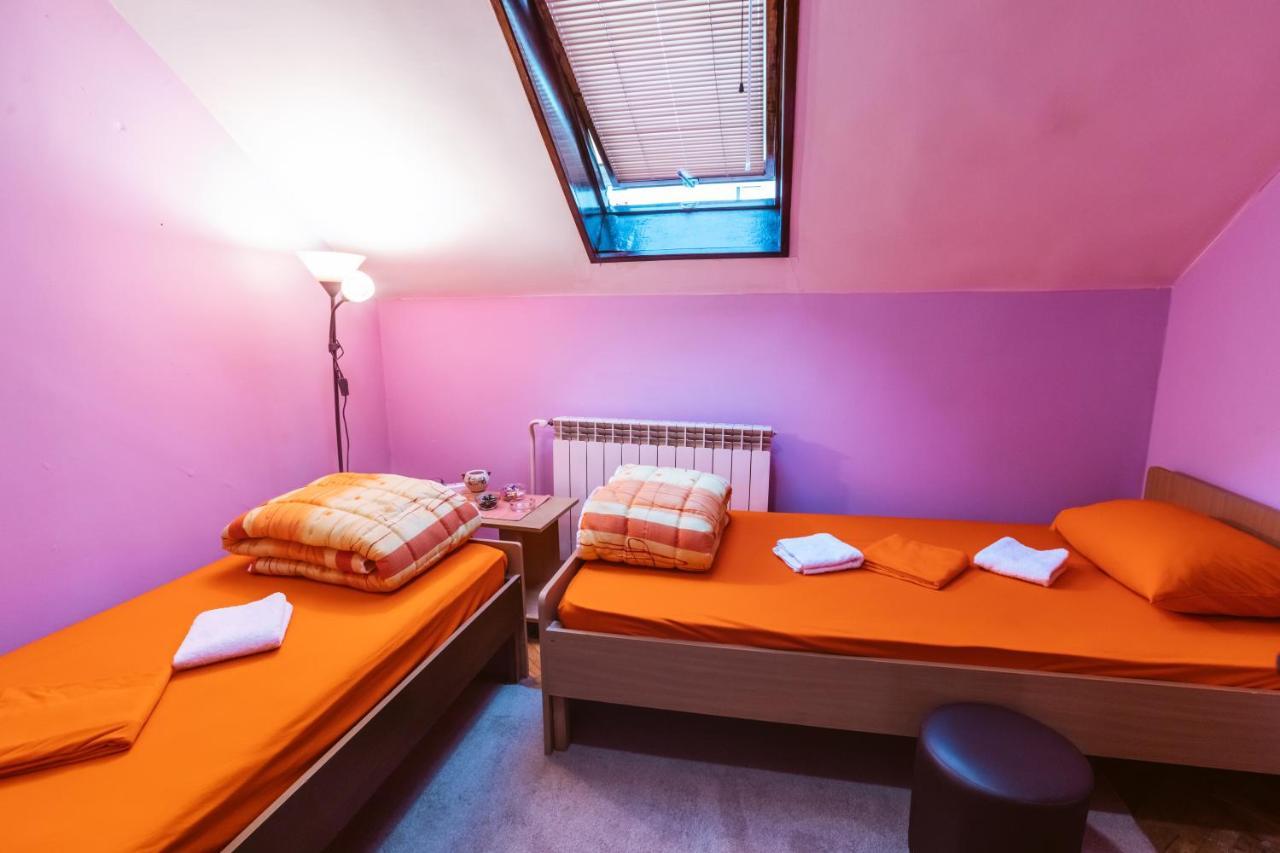Laufer Hostel Novi Sad Bagian luar foto
