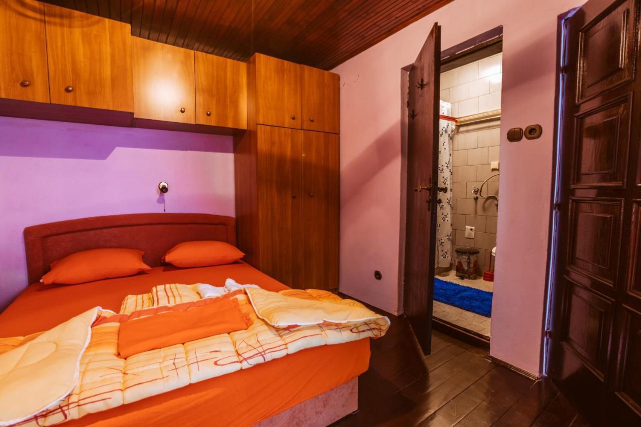 Laufer Hostel Novi Sad Bagian luar foto