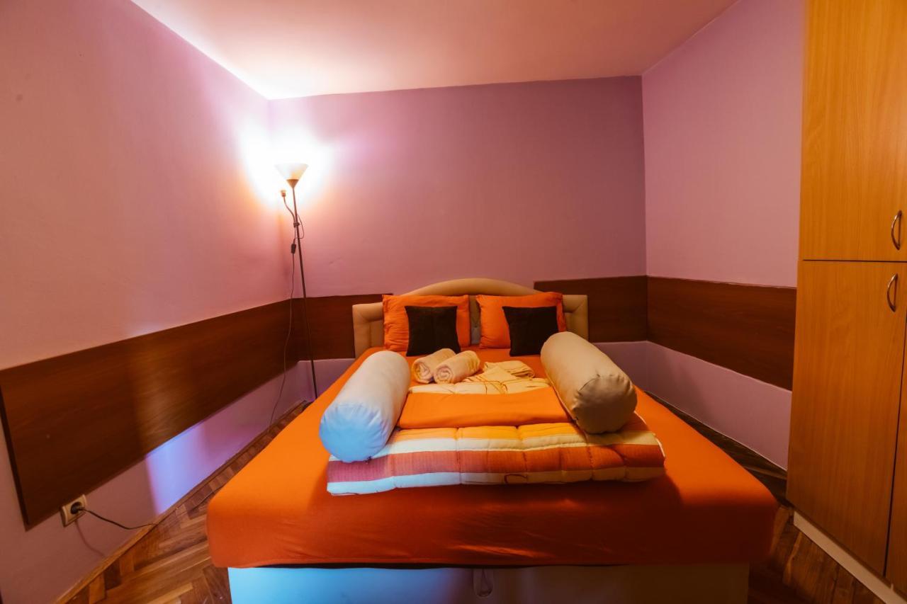 Laufer Hostel Novi Sad Bagian luar foto