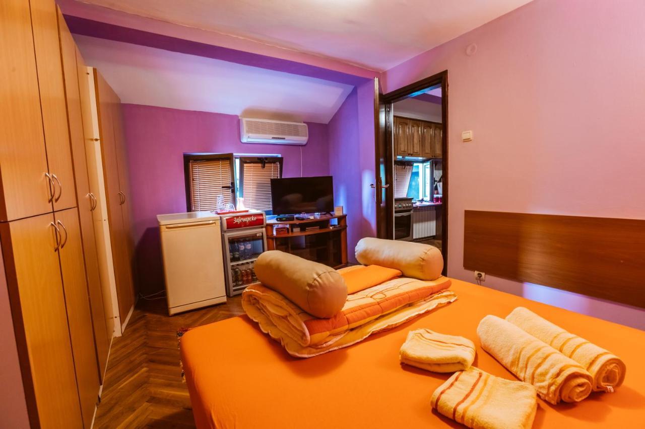Laufer Hostel Novi Sad Bagian luar foto