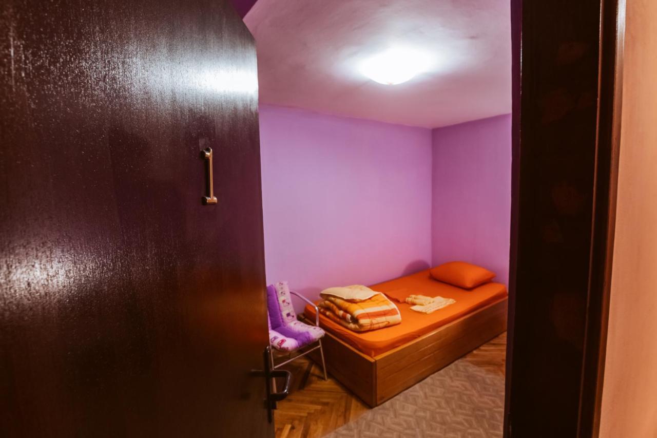 Laufer Hostel Novi Sad Bagian luar foto