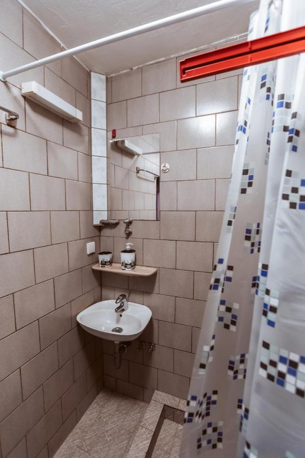 Laufer Hostel Novi Sad Bagian luar foto